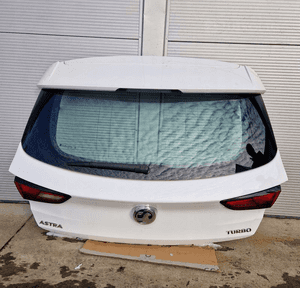 Opel astra 5 k hb klapa tylna Y40R 1