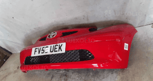 Zderzak przód przedni toyota aygo czerwony 3P0 3