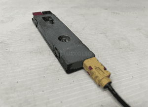 Mercedes C lift W204 antena A2048702390 4