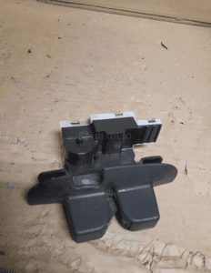 ZAMEK KLAPY TYŁ RENAULT LAGUNA III KOMBI nr 8200747429B 3