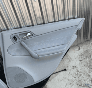 MERCEDES C 203 tapicerka boczek drzwi prawy Lewy tył 3
