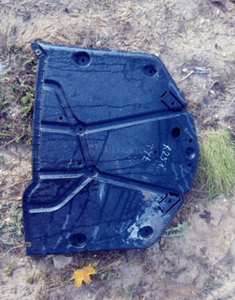 MERCEDES r 251 osłona koła zapasowego podwozia płyta 2