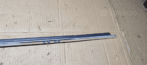 Listwa zgarniająca drzwi prawy przód chrom VW Passat B5 FL 3B0837478E 6