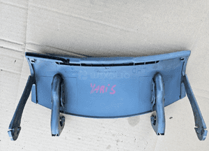 Toyota Yaris 1  I półka schowek pasażera drzwiczki 2