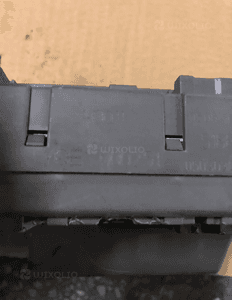 Skrzynka bezpieczników YQE000251 LAND ROVER DISCOVERY 2 II Facelift 2002-2004 2