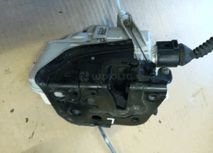 Audi A3 8P 3D zamek drzwi prawych  4F1837016 6