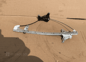 Mechanizm podnośnik szyby lewy tył Toyota RAV4 V 19- 2
