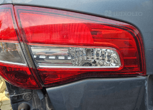 Renault Koleos I lampa tył tylna  lewa w klape 1