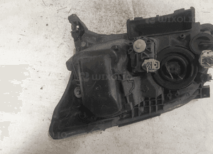 Lampa przednia prawa przód prawo toyota avensis T25 8