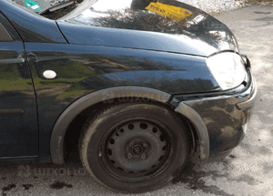 Błotnik prawy przód przedni opel corsa c Z20U 2000