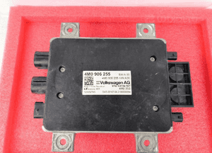 Audi Q7 4M Moduł przetwornica napięcia 4M0906255 2