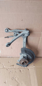 Zwrotnica piasta prawy przód przednia prawa Audi A8 D3 4.2 TDI 4E0258M 1