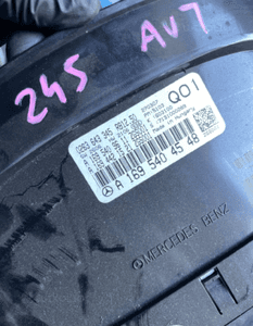 MERCEDES B 245  LICZNIK SZAFA prędkościomierz wyświetlacz ramka licznika cdi diesel 4