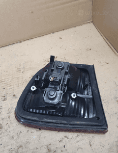 Lampa prawa tylna w klapie seat leon i 4
