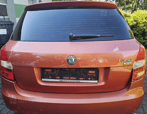 Skoda Fabia II 2 klapa bagażnika szyba tył  9771 6