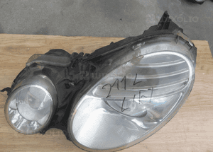 MERCEDES E 211 lift lampa lewa uszkodzona 1