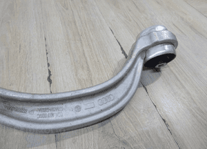 WAHACZ PRAWY PRÓD PRZEDNI AUDI Q5 80A407696C 4
