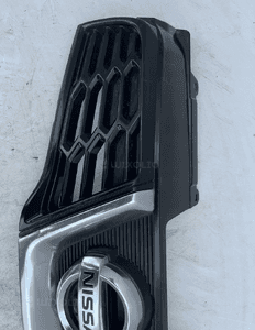 Grill atrapa nissan qashqai J10 lift 62310BR10A kamera 2