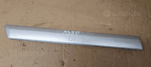 Listwa błotnika prawy tył tylna prawa Audi A3 8P 3D 8P3853984B 1