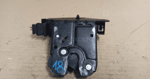 Zamek klapy tył audi A3 A4 nr 8P4827505B 2