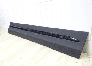 Mercedes gla W247 listwa drzwi przód prawy A2477271501 1