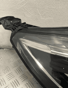 Lampa prawy przod peugeot 308 ii T9 lift org fv 2