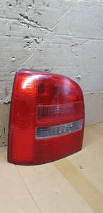 Lampa lewy tył tylna lewa Audi A4 B5 Lift Kombi 8D9945095D 3