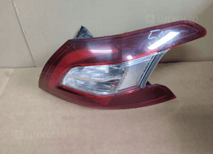 Lampa tył tylna prawa lewa peugeot 308 T9 hb 9677817580 9677817680 3