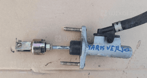 Toyota Yaris I  Verso pompka sprzegla 99-05