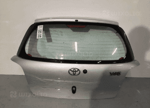Klapa tył tylna bagażnika toyota yaris i 1 199 srebrny 1