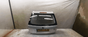 Klapa bagażnika tył tylna skoda fabia i 1 kombi 9102 srebrna do malowania 1