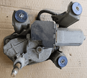 Toyota Avensis T25 HB silniczek wycieraczki tył tylnej 1