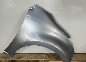 Blotnik przod przedni prawy toyota yaris iv 4 2020- bardzo ladny 1