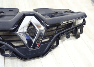 RENAULT CLIO IV grill ZDERZAKA PRZÓD 2