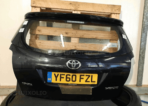 Klapa tył tylna bagażnika do toyota verso 209 czarna 1