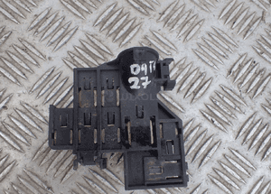 Uchwyt mocowanie bezpieczników A6 C6 4F0941824 radom 1