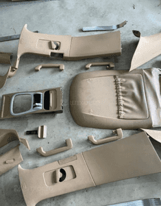 PORSCHE CAYENNE tapicerka dywan plastik słupek 4