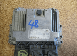 STEROWNIK SILNIKA FORD FIESTA MK7 1.6 0281017588 1