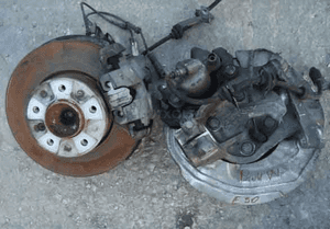 BMW E90 E91 zwrotnica piasta przod przednia prawa