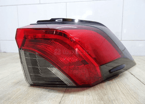Lampa prawy tył toyota RAV4 v 81550-42230 1