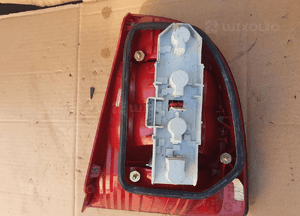 Lampa tylna lewa tył lewo skoda superb 1 6