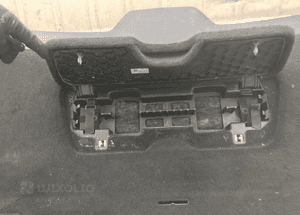 Osłona poszycie wygłuszenie klapy Porsche Cayenne II 7