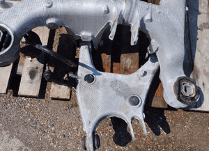 BMW F10 BELKA ZAWIESZENIE TYLNE 5