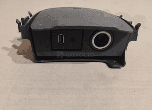 Schowek gniazdo usb zapalniczka opel zafira c iii 3 4