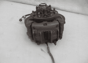 ZWROTNICA PIASTA LEWA PRZÓD NISSAN TERRANO II ABS 2