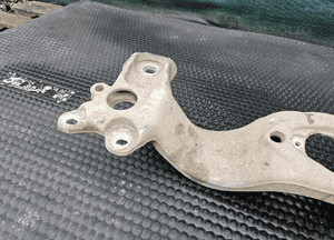 Łapa Wspornik 8E0399263AL Poduszka Podpora Belka Skrzyni Skrzynia Biegów Audi A4 B6 B7 9