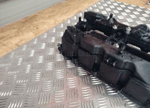 Bmw E84 E90 F10 F15 pokrywa głowicy N55 7570292 zaworów 6