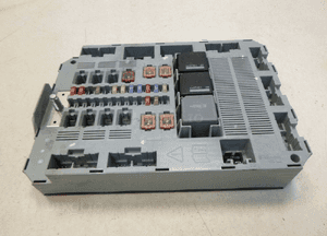 JAGUAR XF X250 2.7 D SKRZYNKA BEZPIECZNIKÓW BSI MODUŁ 2