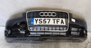 Zderzak przód przedni do audi A4 B7  halogeny LY9B czarny uszkodzony dół 1