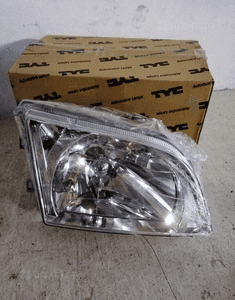 Lampa prawy przod mitsubishi space star 00-02 nowa 1